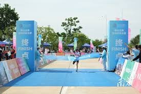 21 点策略崩塌：连续错误如何形成恶性循环？（当21点策略失灵：连续失误如何酿成败势螺旋？）