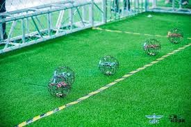 扎金花反套路：当全场都闷牌时，你作为第一个看牌的人该如何表现？（扎金花反套路：全桌闷牌时，首个看牌者如何应对？）